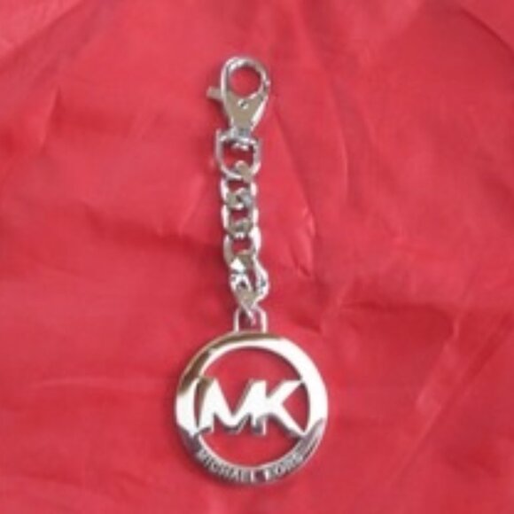 Michael Kors MK Chain Logo Charm, Key Chain, Handbag Medallion -  Silver - Picture 1 of 2